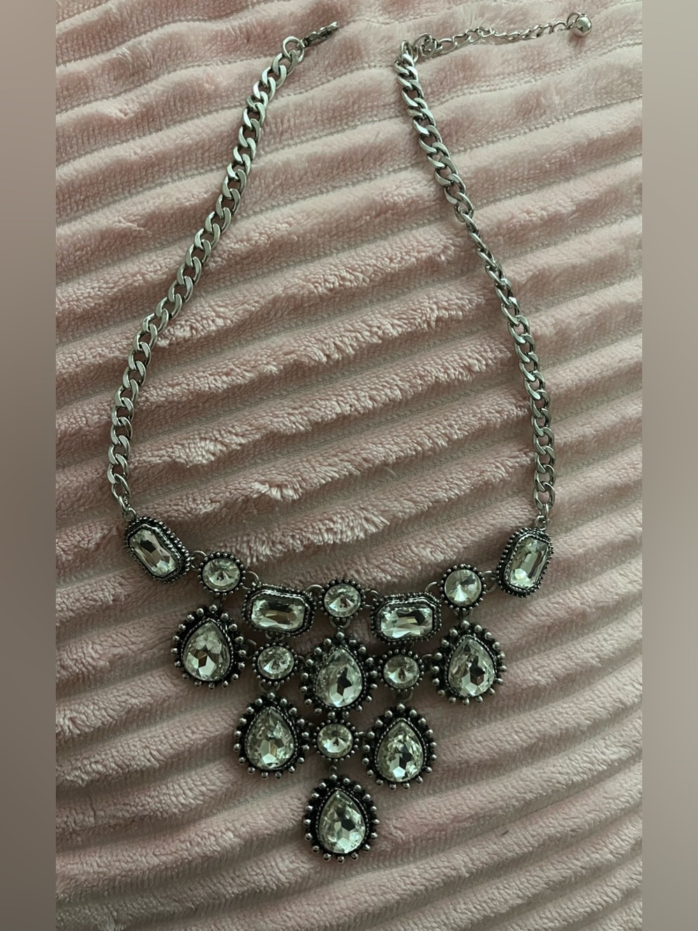 Elegant Silver Crystal Statement Necklace - Clear